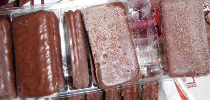      Tim Tam with white bubbles