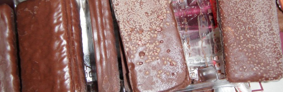      Tim Tam with white bubbles